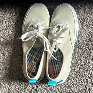 Womens Sperrys with memory foam